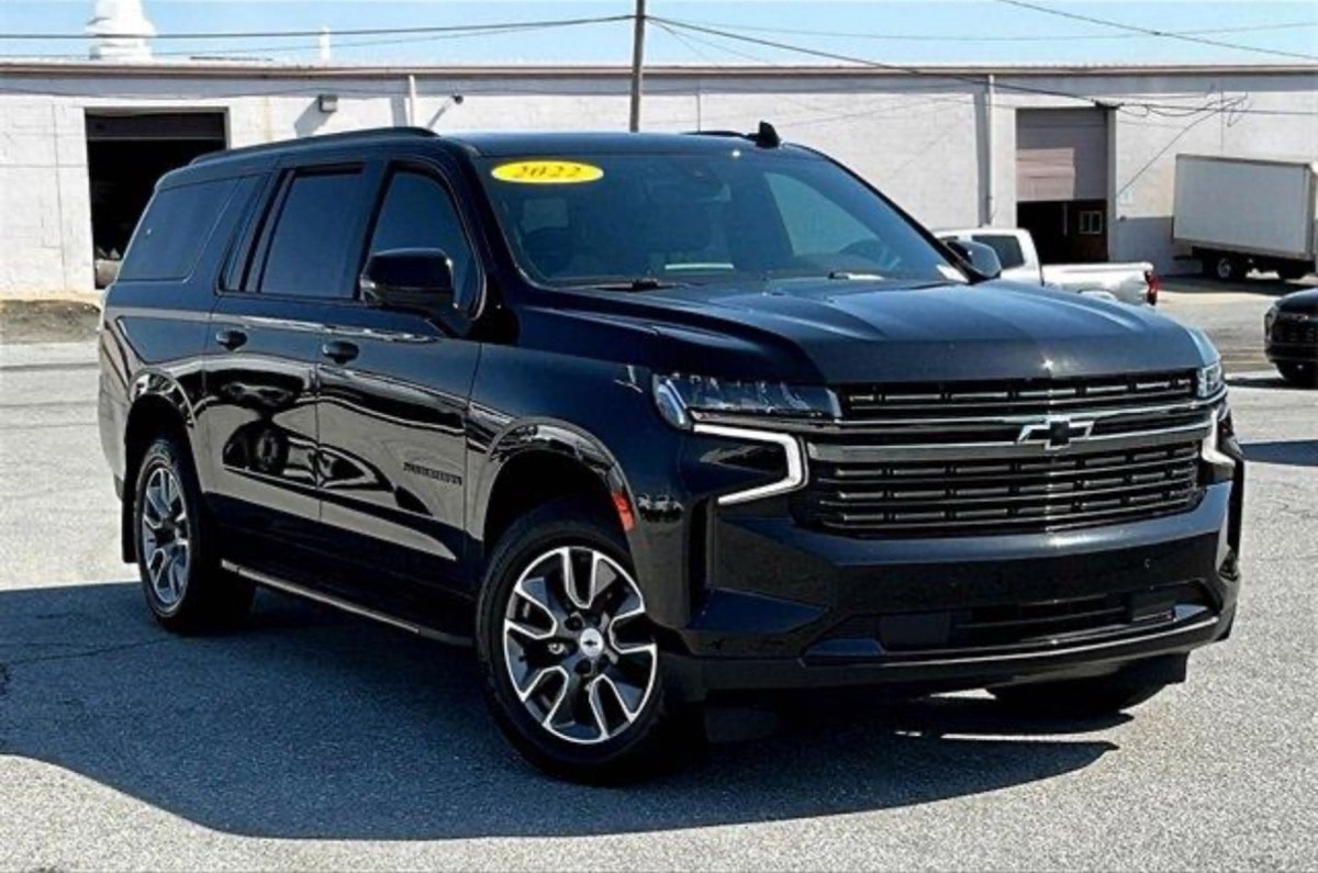 Chevy Suburban — photo 4