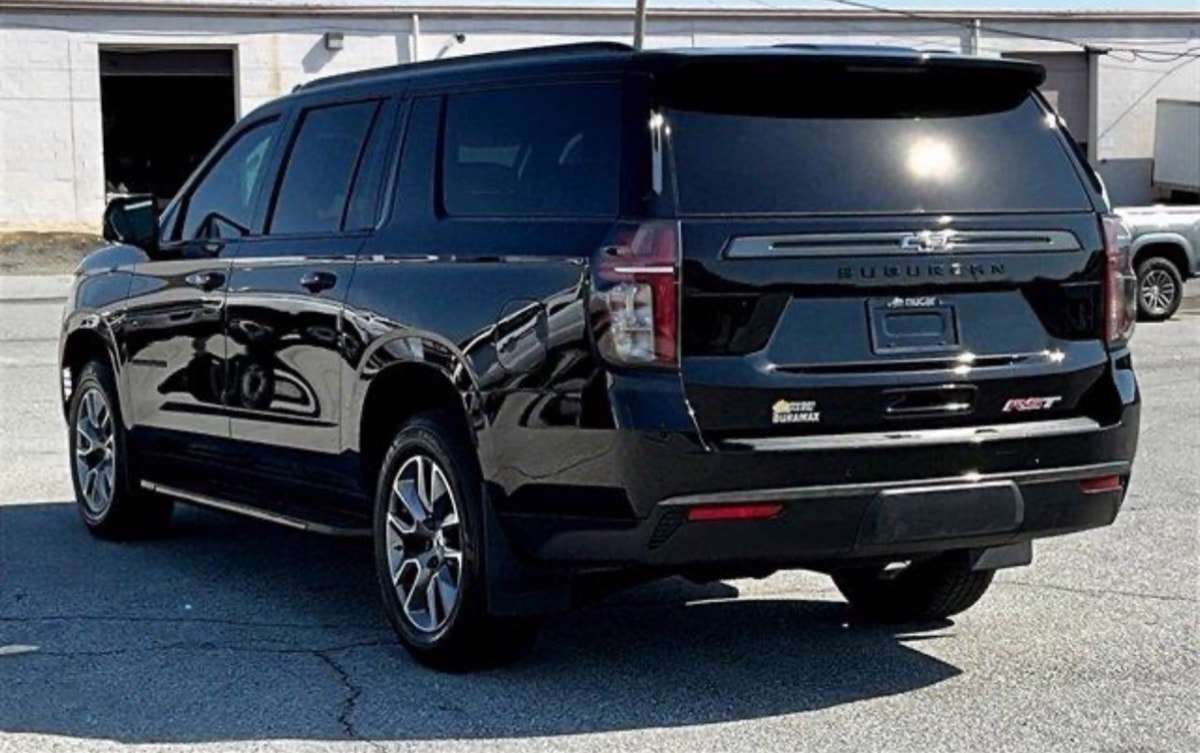 Chevy Suburban — photo 5