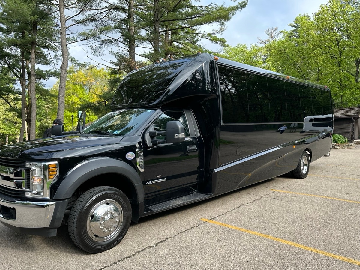 28-Passenger Executive Mini Coach Shuttle — photo 12