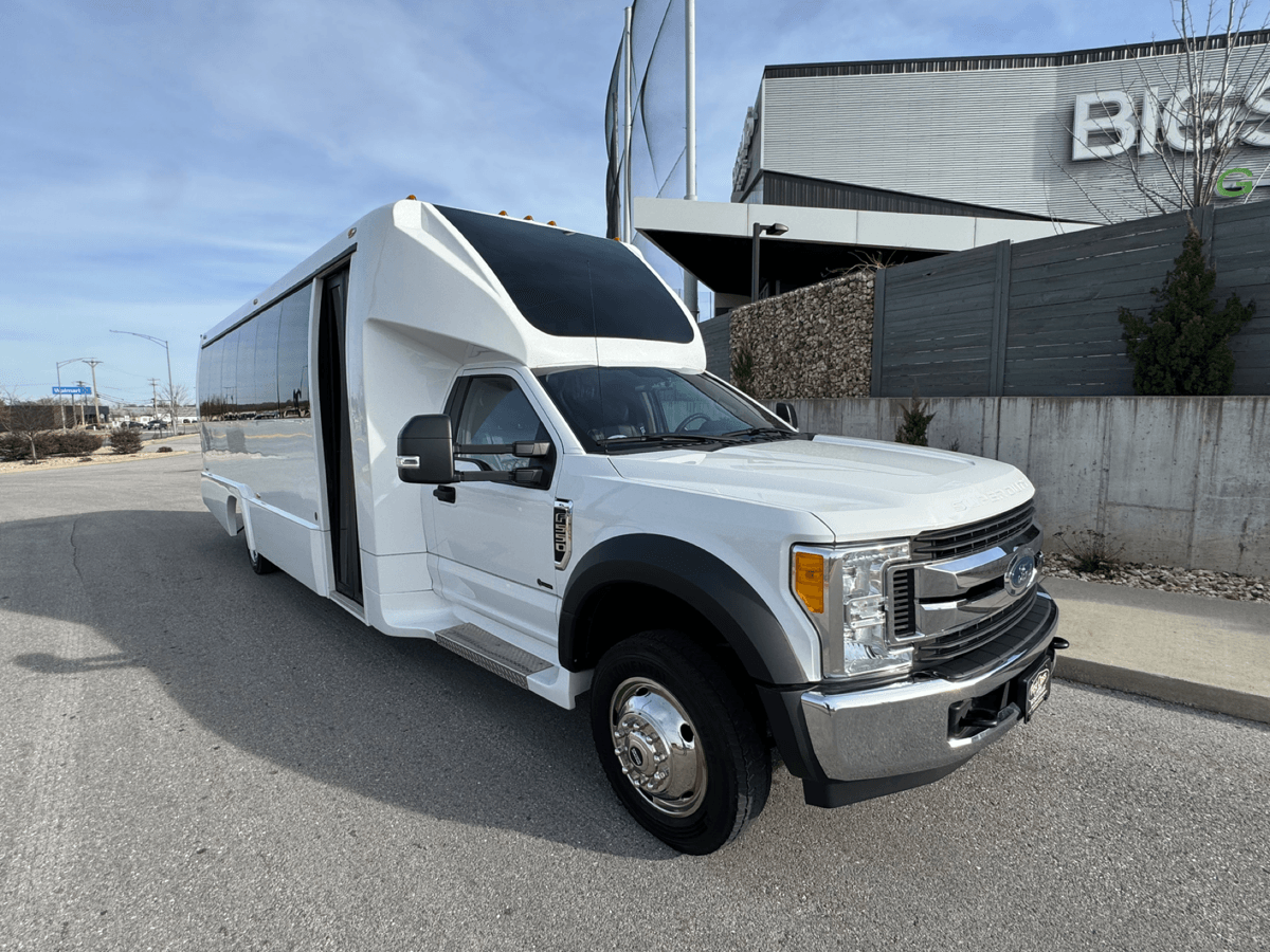 28-Passenger Executive Mini Coach Shuttle — photo 1