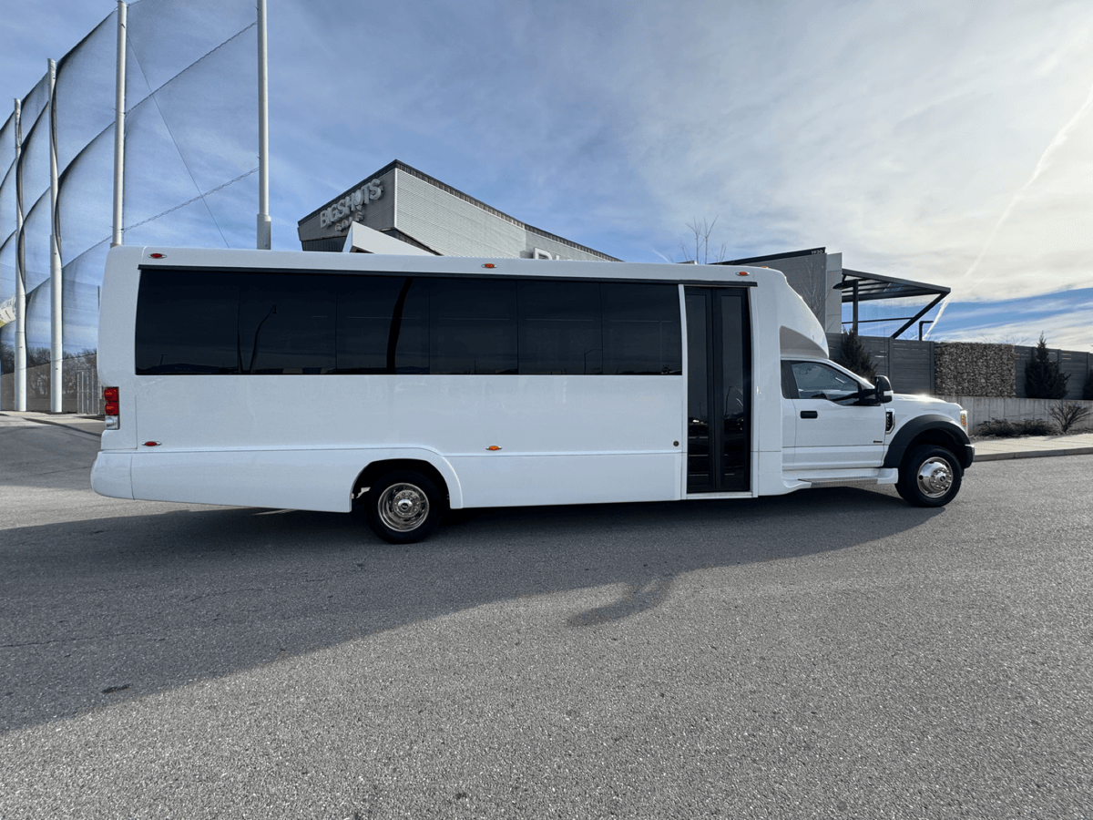 28-Passenger Executive Mini Coach Shuttle — photo 2
