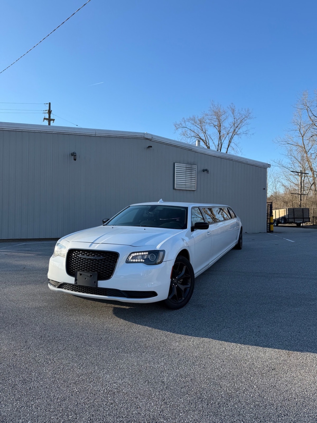 Chrysler 300 Stretch Limousine — photo 3