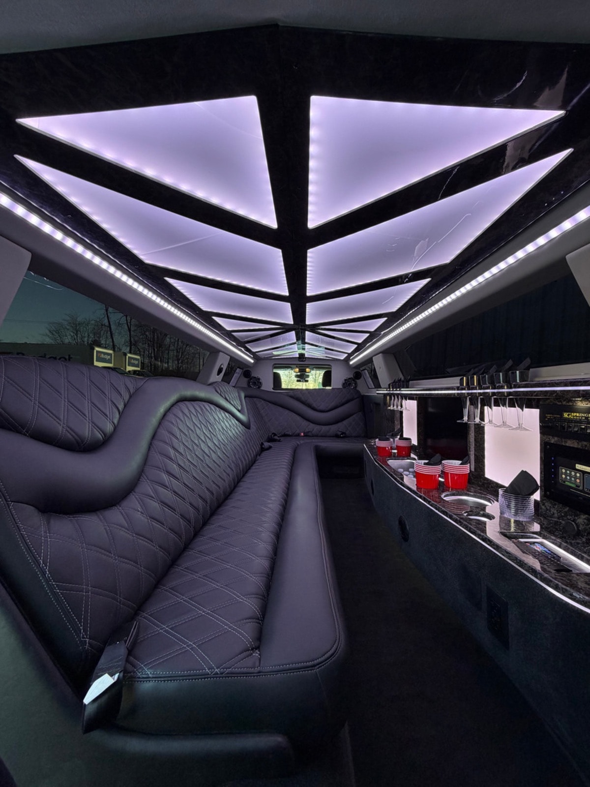Chrysler 300 Stretch Limousine — photo 6