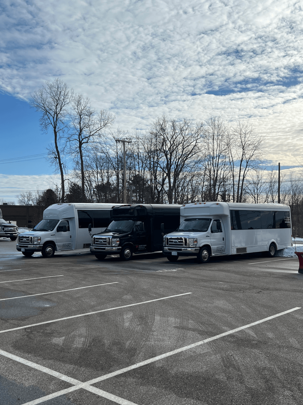 20 Passenger Bus – Black Diamond — photo 2